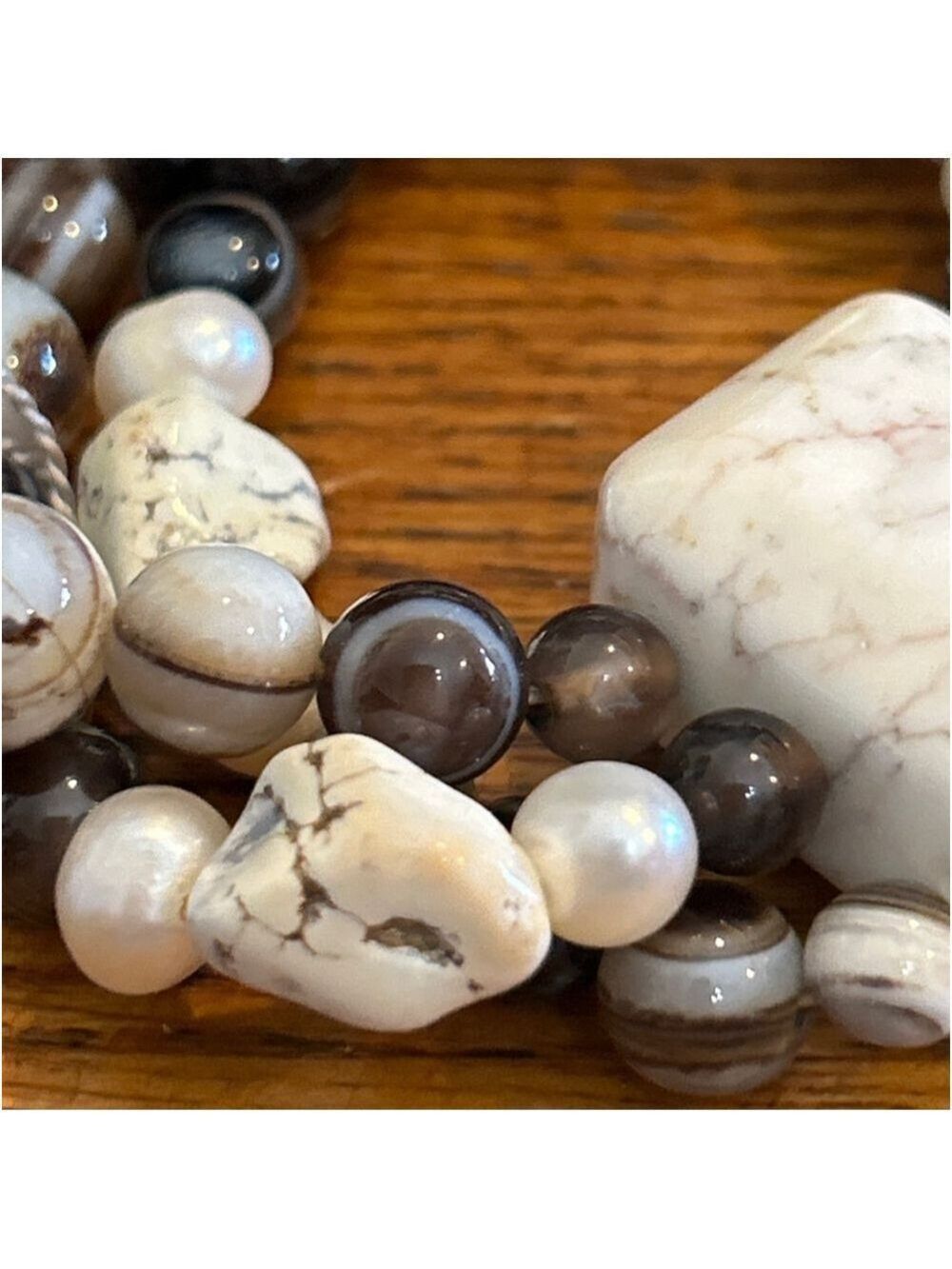 Gorgeous stone & glass CGI Beaded Bracelet Brown/White Size 7 without stretch - Picture 5 of 5